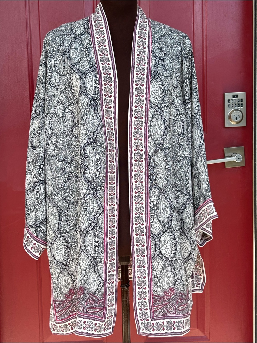 NWT MAX STUDIO sXL Black/White Paisley Kimono with Red Trim-versatile-Retail $88